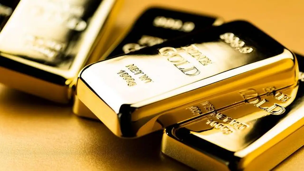 تراجع أسعار الذهب عالميًا بضغط من صعود الدولار وتقلبات تكلفة النفط
